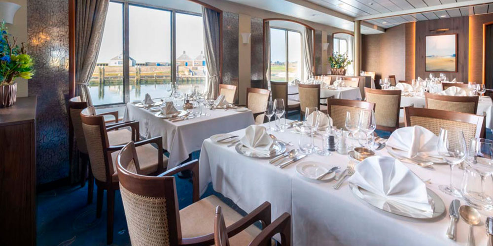 Restaurant & Comedor - Deck 4