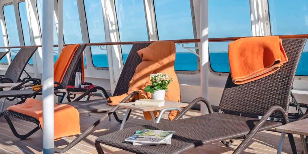 Sun Desk: Solarium & Piscina - Deck 4